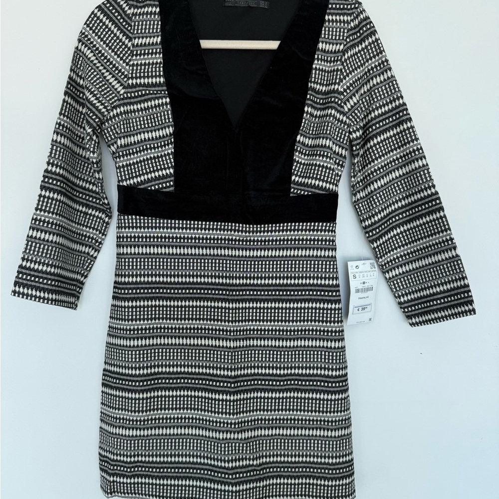 Zara Monochrome Long Sleeve Dress